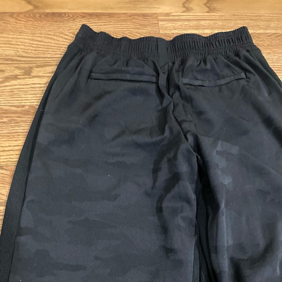 Athleta | Black Camo Lined Joggers. Size 2. EUC - Picture 7 of 7